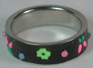 Raised Design Mood Ring Green/Pink