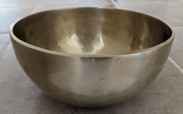 Hand Made Metal Tibetan Singing Bowl 20 cm Diameter 1102g  (188 Hz)