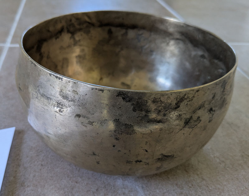 Hand Made Metal Tibetan Singing Bowl 17 cm Diameter 598g  A  (166 Hz)